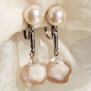 VICTORIAN GOLD AND PEARL DANGLE EARRING SCREW ON BACKING